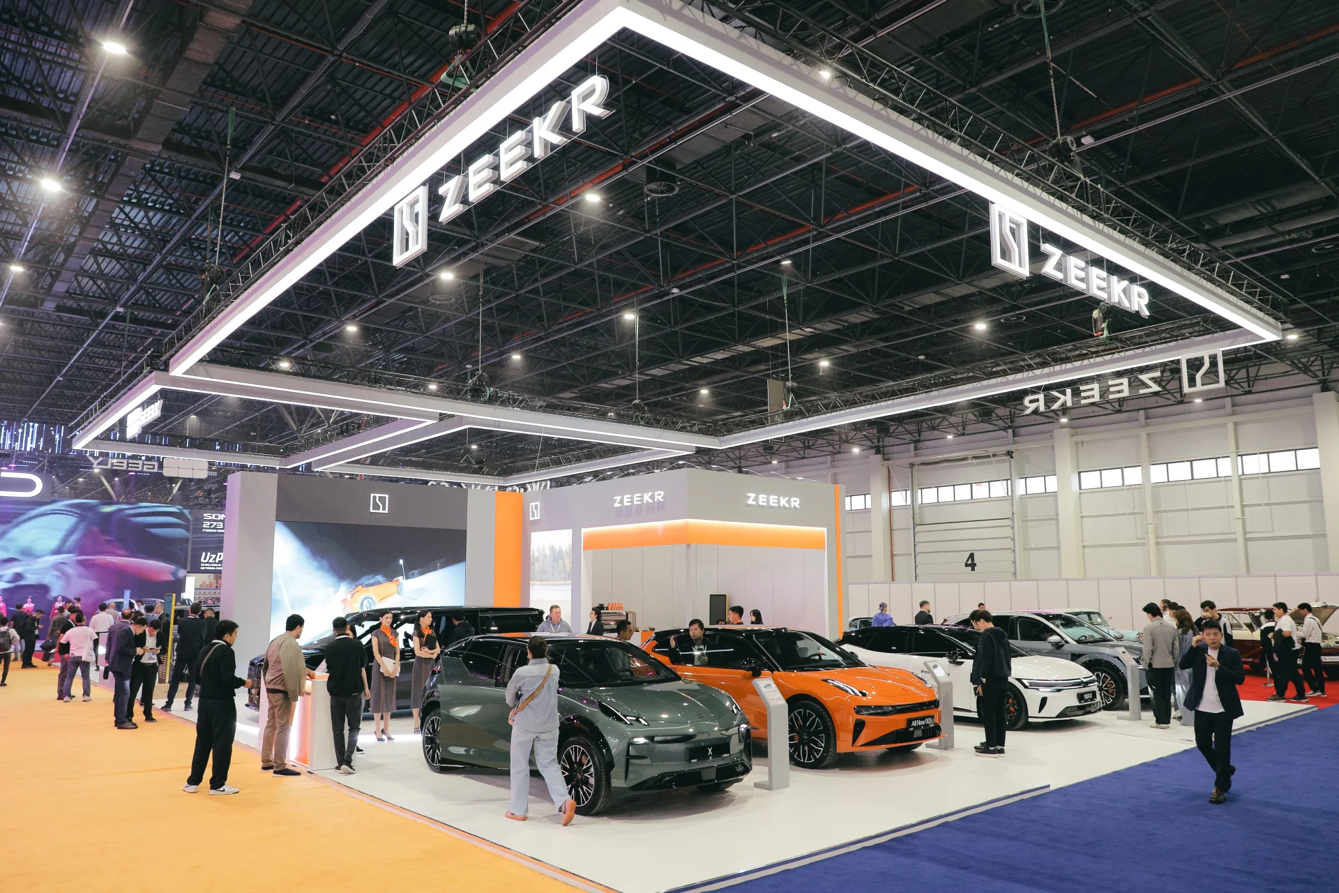 ZEEKR представил пять моделей электромобилей на Tashkent International Auto Show 2025